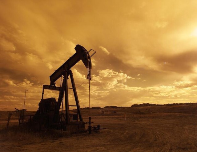 Oil falls more than 1% after OPEC + agreed to increase supplies