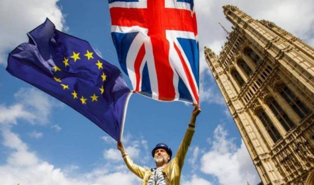في ضربة جديدة.. البريكست يطرح الإسترليني أرضا