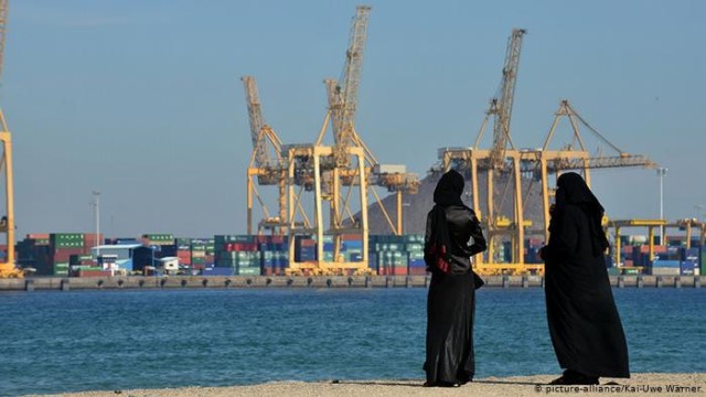 حكومة الفجيرة تنفي حدوث انفجارات قوية في الميناء