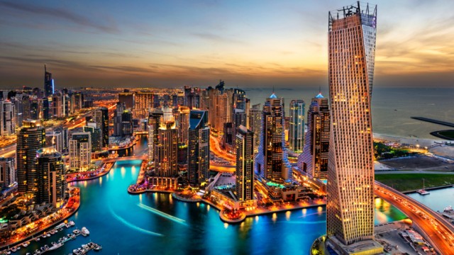 مليارات بنوك الإمارات في الطريق لإنعاش القطاع العقاري