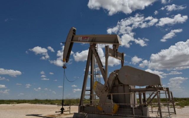 Saudi "TAQA" buys Schlumberger platforms