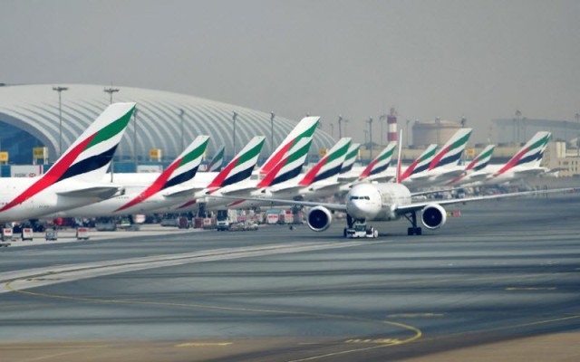 توقعات بارتفاع حصة قطاع الطيران والسياحة في الاقتصاد الإماراتي