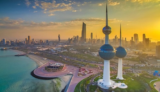 الكويت تعتزم تخفيض العمالة الأجنبية للنصف