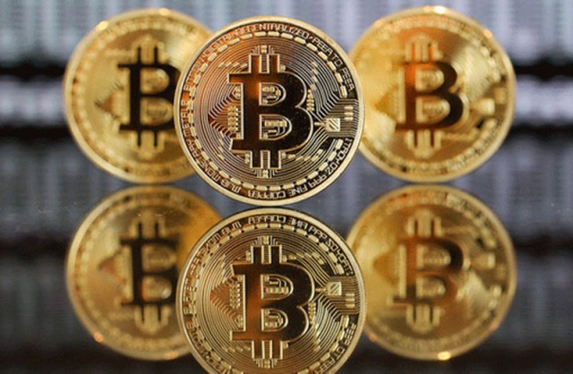 Bitcoin hits a new record high above $ 23,000