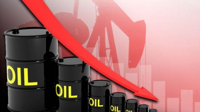 انهيار أسعار النفط بعد بدء السعودية حرب أسعار