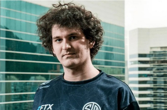 ترحيل مؤسـس "إف تي إكس" إلى أمريكا لمواجهة الاتهامات