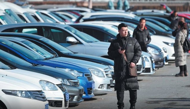 China passenger car sales fell 6.5% in June