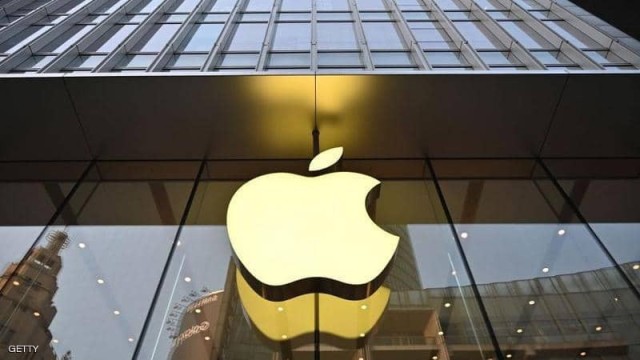 "Apple" closes 100 stores due to Corona