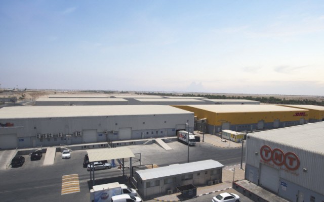 مطارات أبوظبي: تخفيض رسوم تأسيس الشركات بنسبة 65%