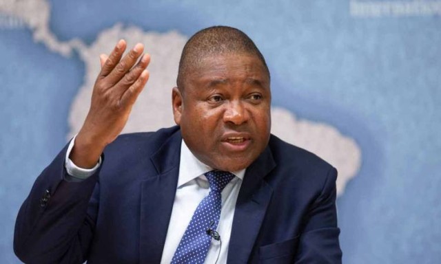 Accusing the president of Mozambique of receiving a bribe from an Arab billionaire