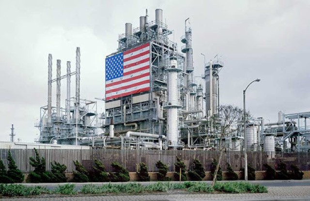 US crude fell to its lowest level in 18 years