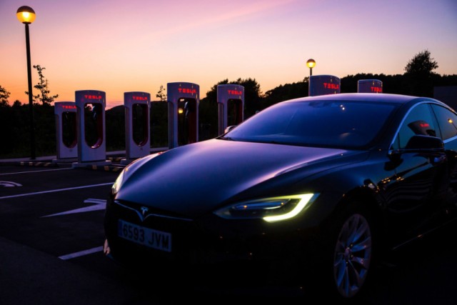 Tesla remove the fastest cars "S Blade"