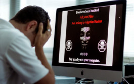 عرض الحاسوب "الكارثة" للبيع في مزاد