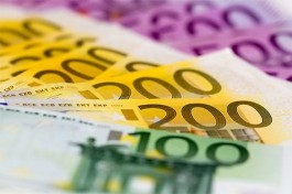 The euro is moving higher amid growing hopes for a deal between the United States and Iran.