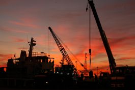 النفط يواصل الهبوط مع إعلان ترمب وقفاً للنار بين إيران وإسرائيل