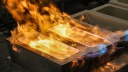 Gold falls to its lowest level in six weeks... and investors return to buying strongly