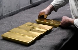 Gold steady amid US jobs data