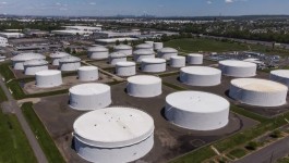 US oil inventories rise more than expected