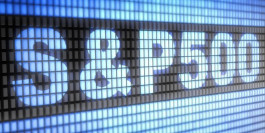 "ستاندرد اند بورز" يقترب من أعلى مستوياته على الإطلاق