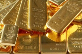 Gold falls as hopes of US rate cut fade, reaches these levels