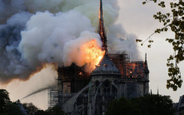 فرنسا: إخماد جزئي لحريق كاتدرائية نوتردام