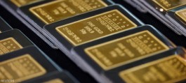 Gold jumps to historic high, silver hits 12-year high
