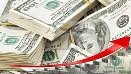 Dollar rises due to trade