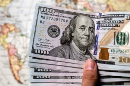 Dollar rises as hopes for early rate cut fade