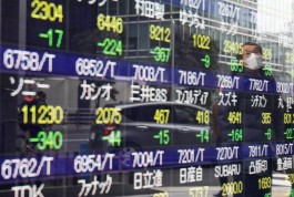 Asian stocks post early gains as rate cut bets strengthen