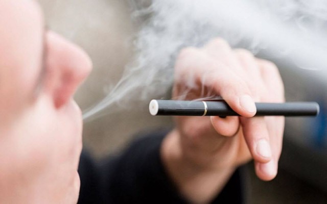US warning of electronic cigarettes