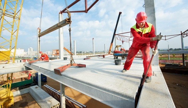 Number of contracting companies rise in Saudi Arabia and fell numbers of employees