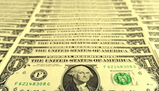 الدولار يرتفع وسط زيادة التضخم