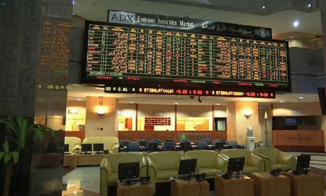 الأجانب يقتنصون الفرص بأسواق الإمارات انتظارا لمحفزات قادمة