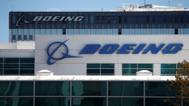 Moody's threatens reduce Boeing