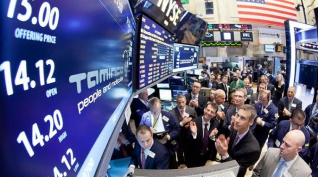 Corona's concerns are prompting investors to dump stocks and bonds