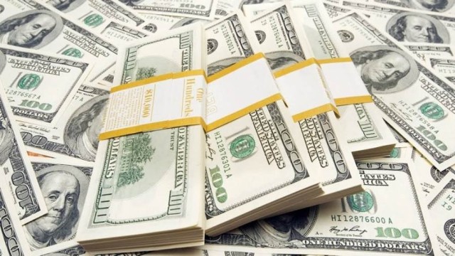 Will the dollar price collapse at the end of next year?