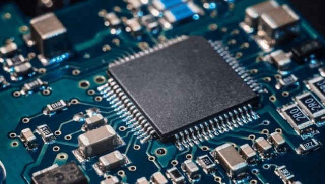 US increases restrictions on semiconductor shipments to China