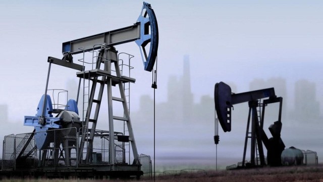Oil prices record largest