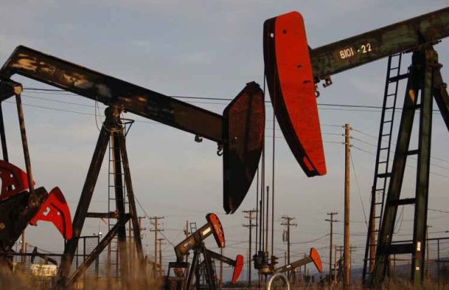 Oil production falls 10.04 million barrels in May