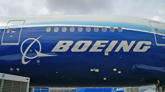 Trump: We will not let Boeing collapse