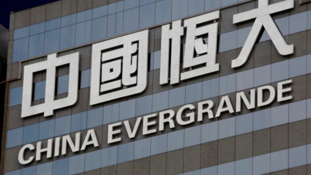 Evergrande resumes work despite difficulties
