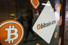 بتكوين تتجاوز 100 ألف دولار لأول مرة عقب إعلان مرشح ترمب لهيئة البورصات