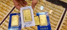 Gold rises as bond yields fall, focus now on employment data