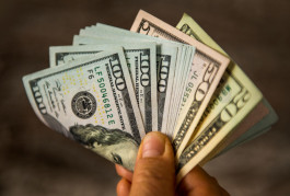 Dollar at new high amid strong data