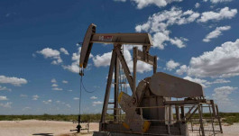 Oil prices fall as US inventories fall
