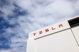 Tesla stock continues its strong upward trend and jumps for the tenth day, exceeding its fair value!