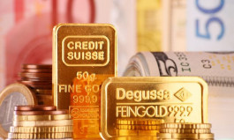 حظر أميركي على السفر إلى أوروربا يدفع الذهب للارتفاع