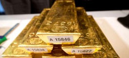 Gold prices rise above $5,000 again as the market awaits the path of US interest rates.