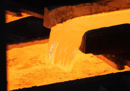 Gold recovers from 3-week low as dollar declines