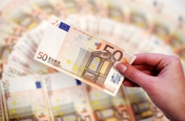 اليورو تحت الضغط السلبي بسبب مخاوف فروق أسعار الفائدة